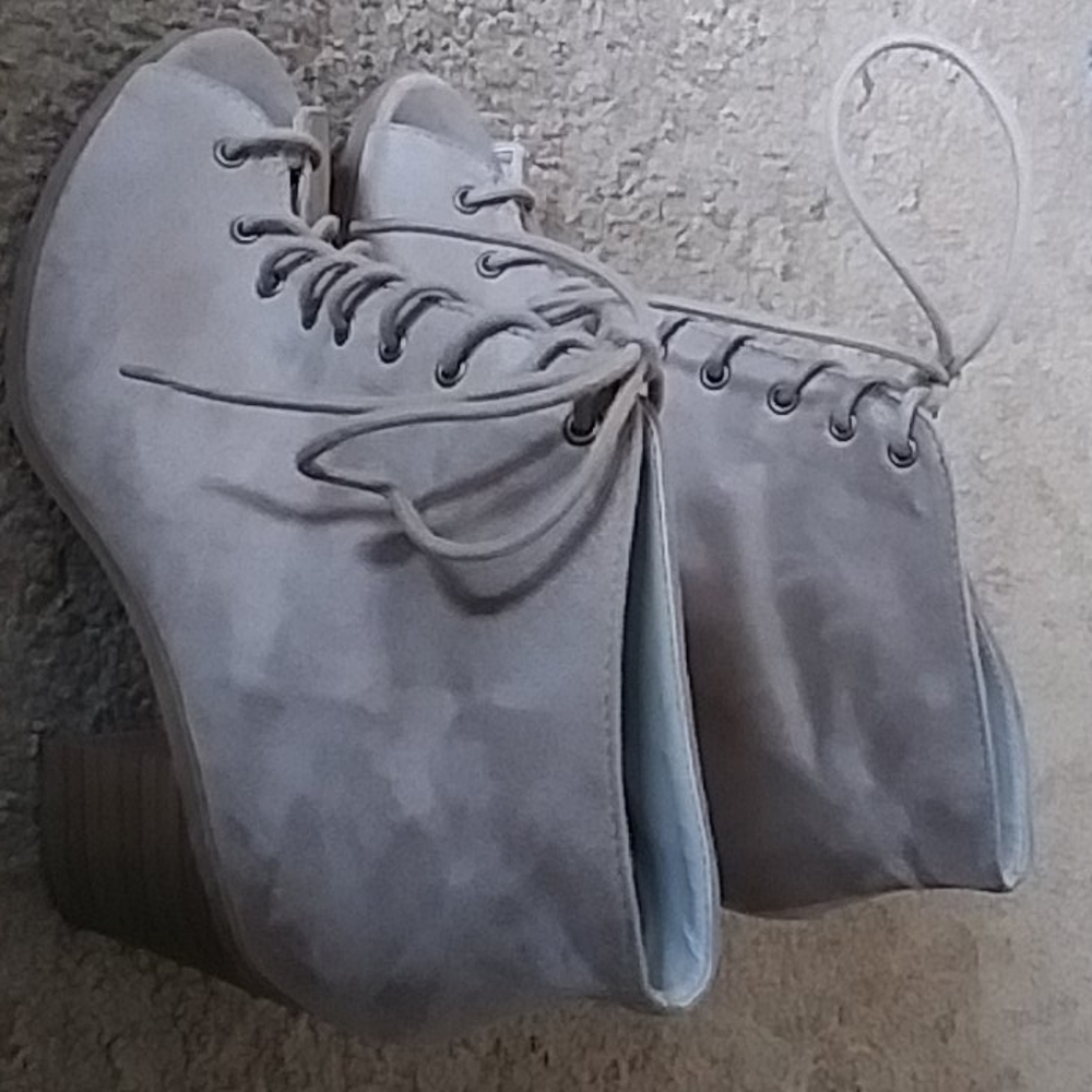 Women's size 9 heels